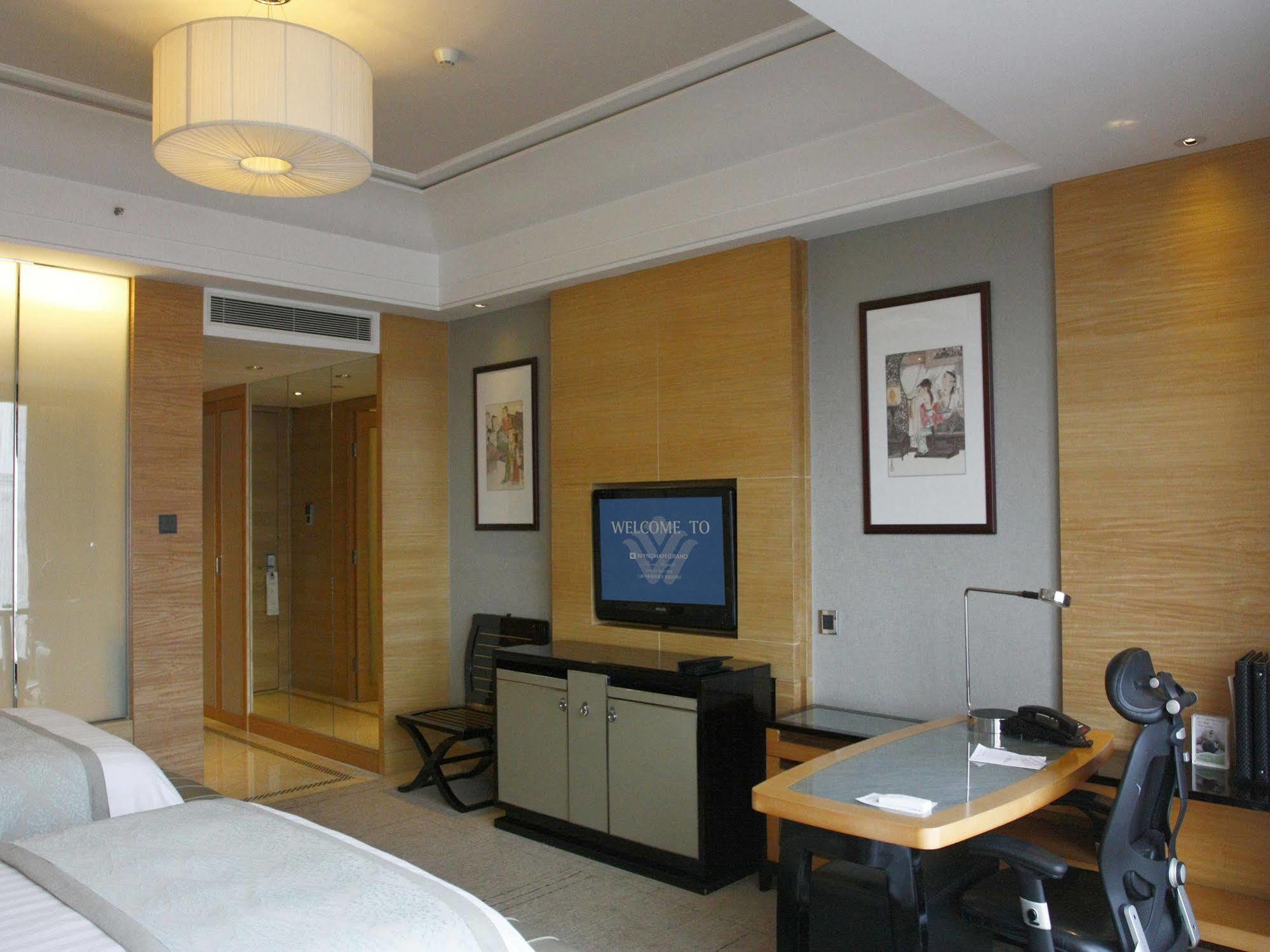 Wyndham Grand Plaza Royale Oriental Shanghai Exterior foto
